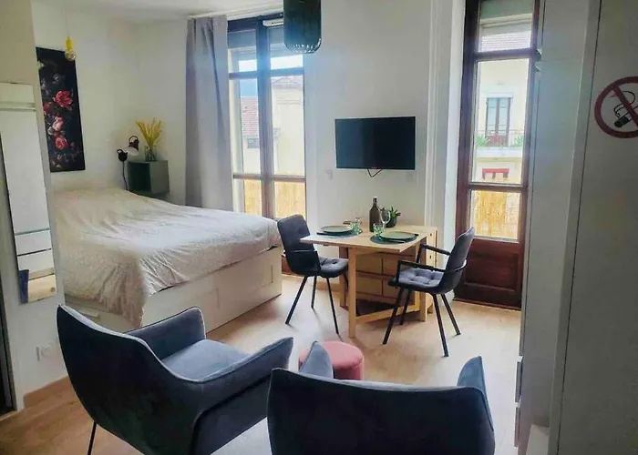 Refait A Neuf En Hypercentre Avec Balcon *