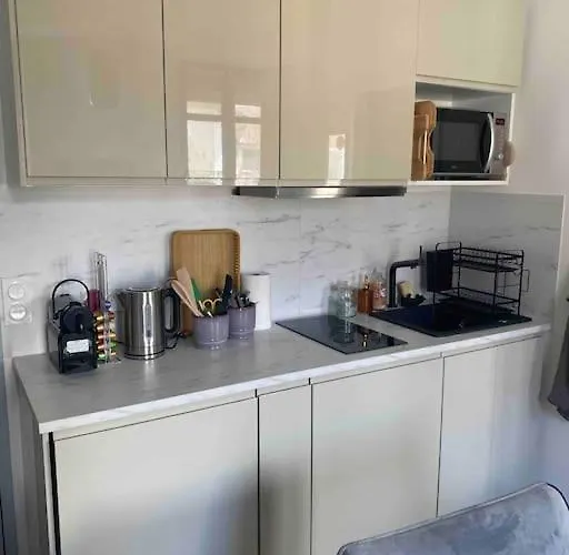 Refait A Neuf En Hypercentre Avec Balcon * エクスレバン